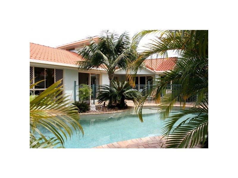 19 Winch Court, Mermaid Waters QLD 4218