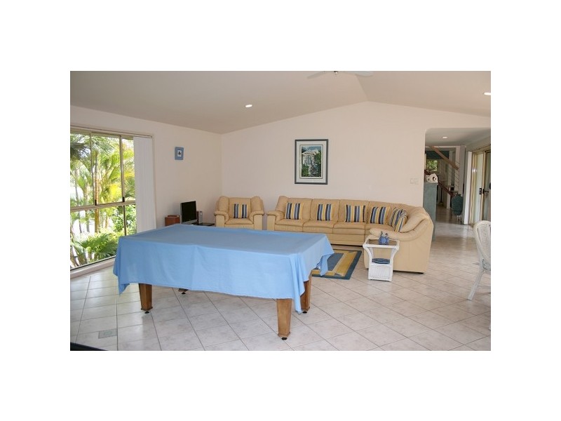 19 Winch Court, Mermaid Waters QLD 4218