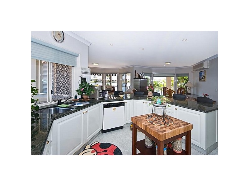 22 Bollard Circuit, Clear Island Waters QLD 4226