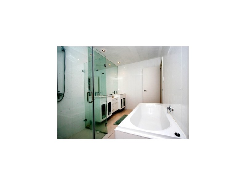 83 Sunshine Parade, Miami QLD 4220