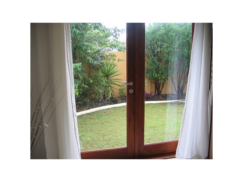 13 Seville Circuit, Burleigh Waters QLD 4220