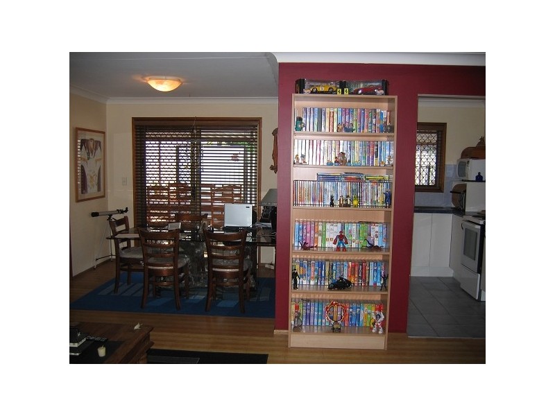 33 Oceanic Drive, Mermaid Waters QLD 4218