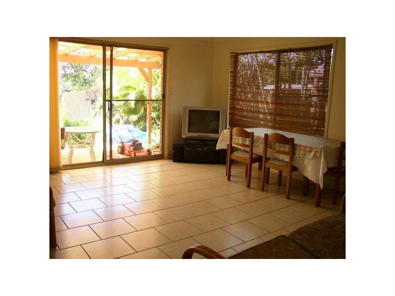 77 Cheltenham Drive, Robina QLD 4226