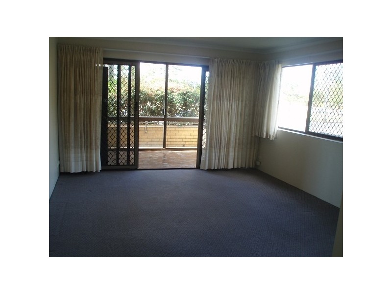 2/152 Surf Parade, Broadbeach QLD 4218