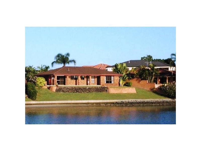 28 Peter Blondell Drive, Mermaid Waters QLD 4218