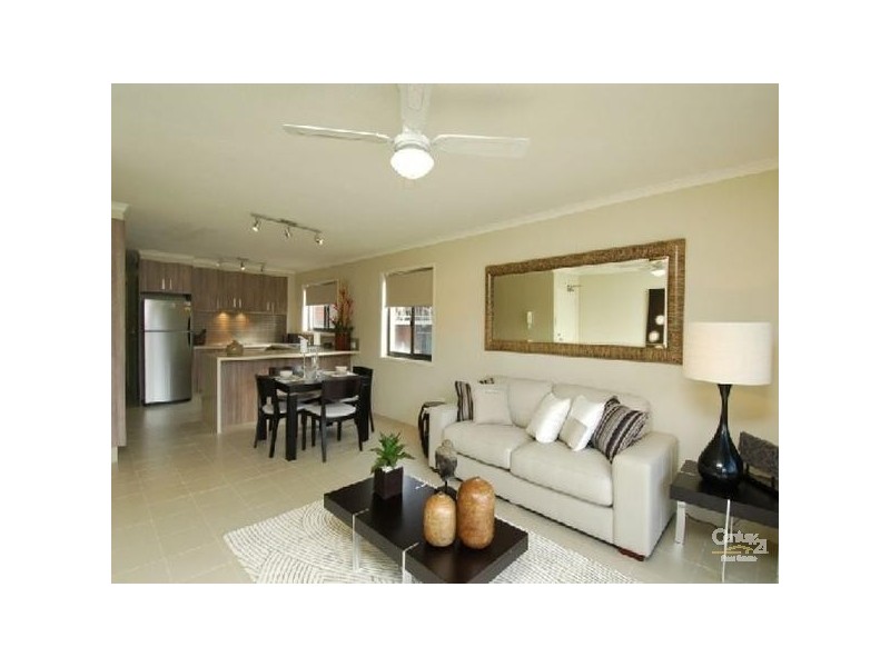 4/12 Chelsea Avenue, Broadbeach QLD 4218