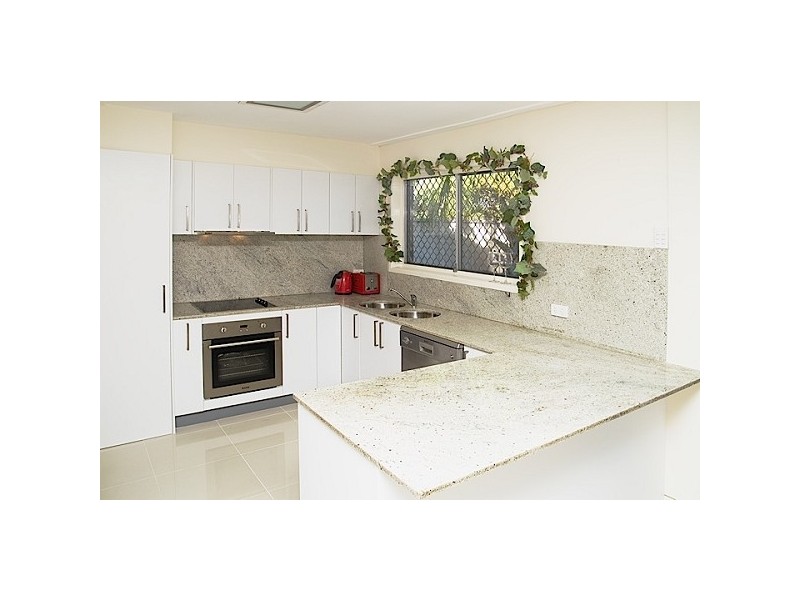 10 Verdichio Avenue, Mermaid Waters QLD 4218