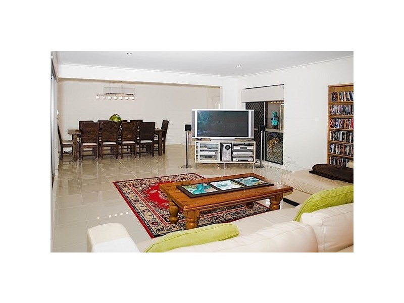 10 Verdichio Avenue, Mermaid Waters QLD 4218