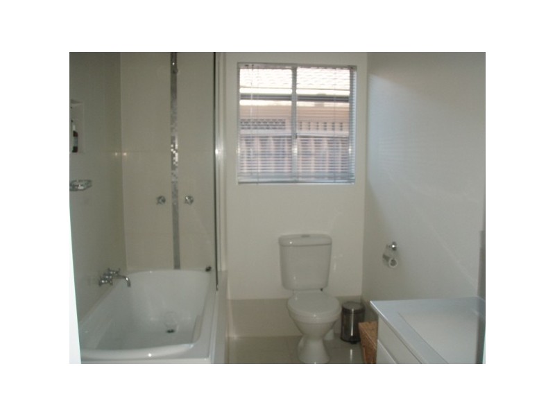 94 Nobby Parade, Miami QLD 4220