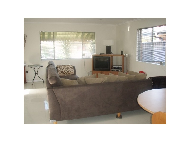 94 Nobby Parade, Miami QLD 4220