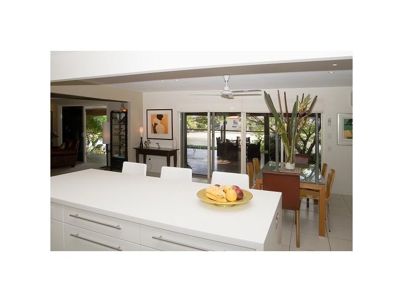 38 Avanti Street, Mermaid Waters QLD 4218