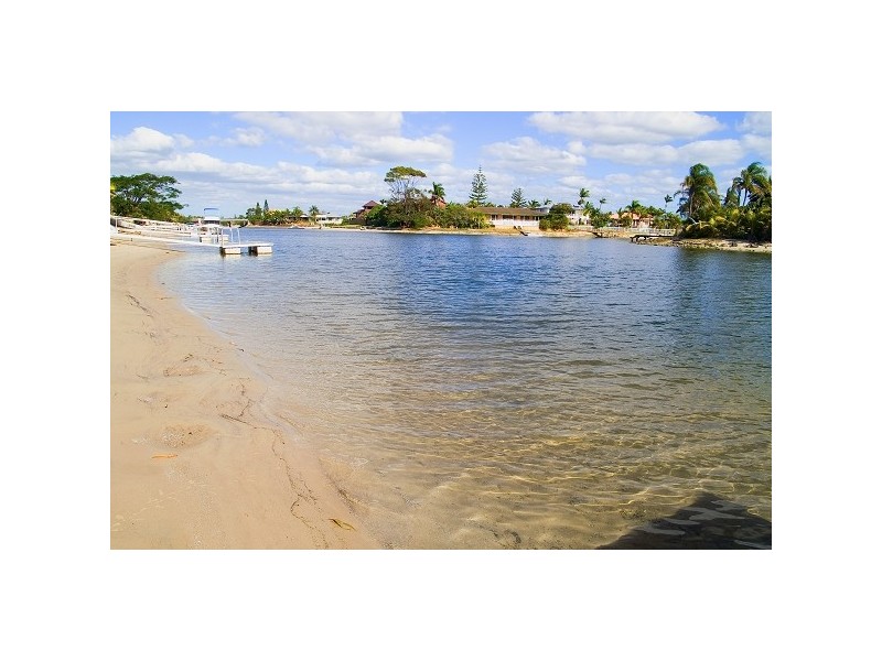 38 Avanti Street, Mermaid Waters QLD 4218