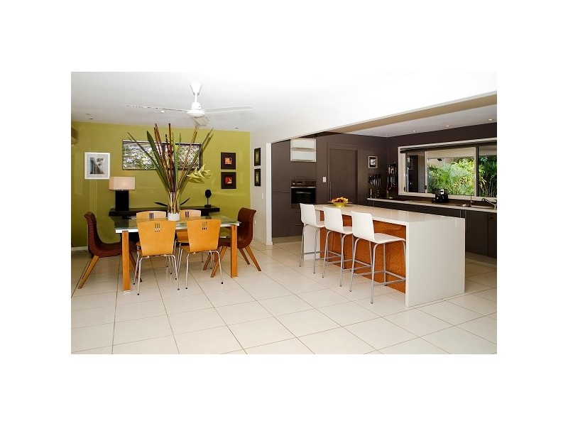 38 Avanti Street, Mermaid Waters QLD 4218