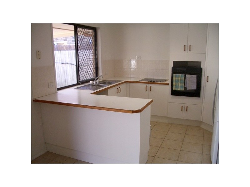 16 Cumberland Drive, Varsity Lakes QLD 4227