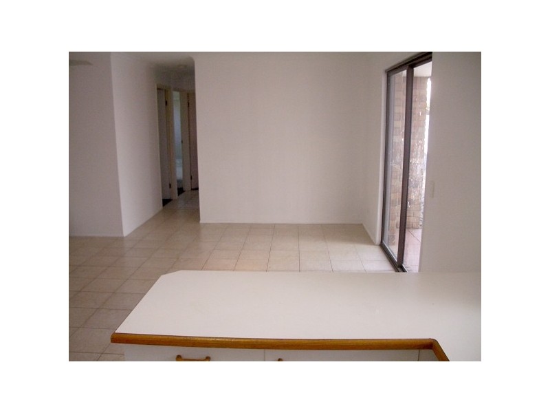 16 Cumberland Drive, Varsity Lakes QLD 4227