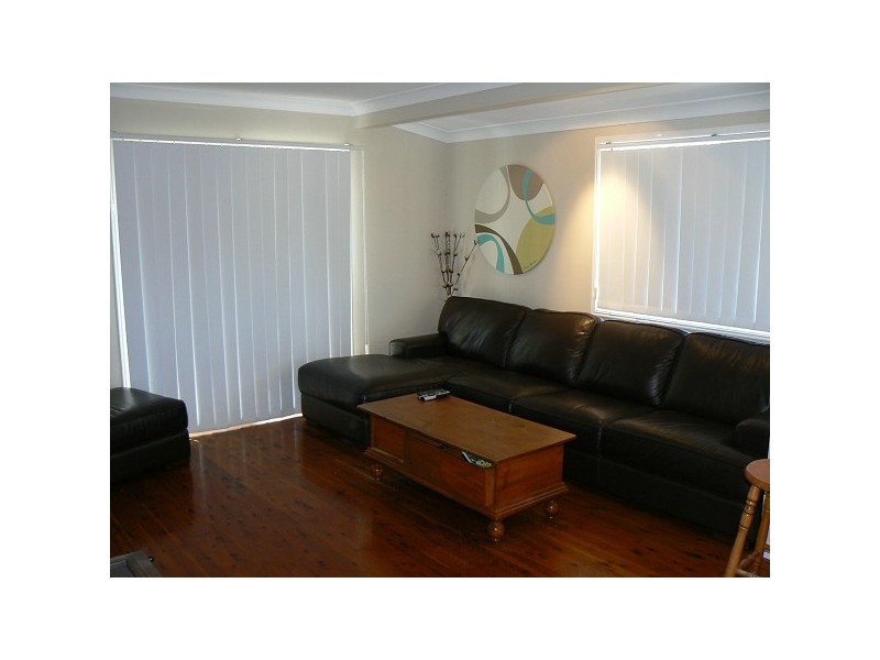 37 Dawn Parade, Miami QLD 4220