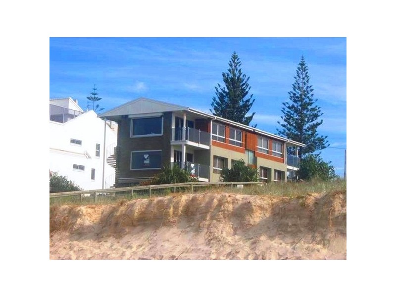 2 Surf Street, Mermaid Beach QLD 4218