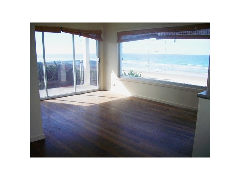 2 Surf Street, Mermaid Beach QLD 4218