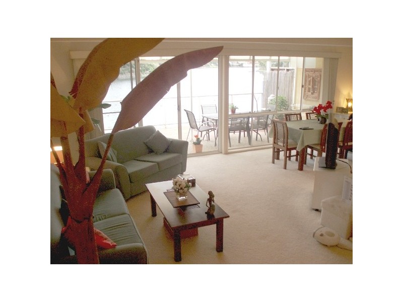 4/27 Dandenong Terrace, Robina QLD 4226