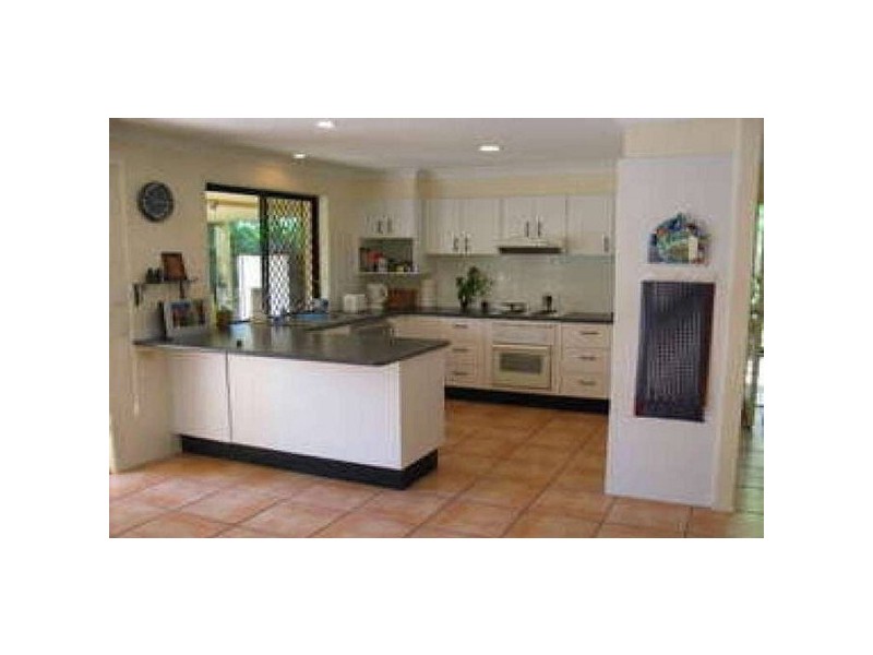 4 Fairsky Avenue, Mermaid Waters QLD 4218