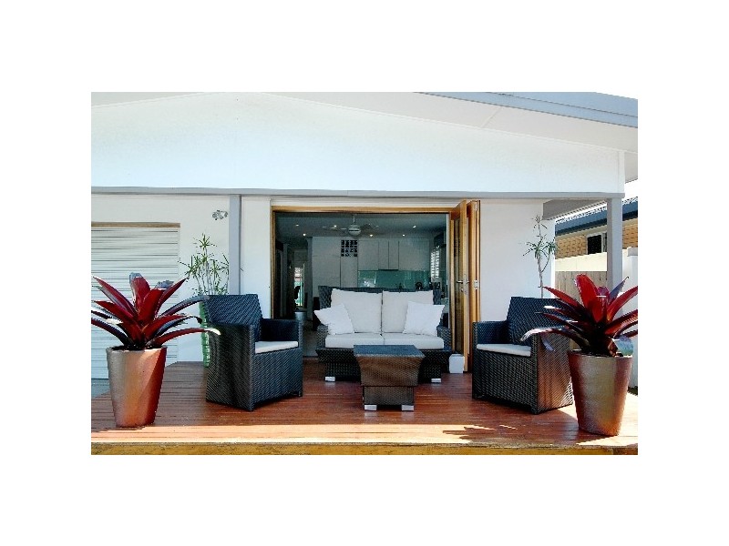 68 Sunshine Parade, Miami QLD 4220