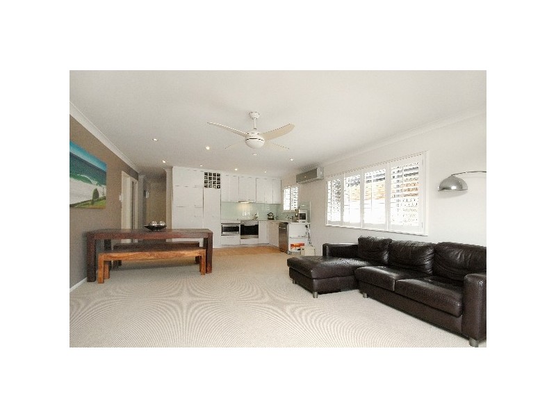 68 Sunshine Parade, Miami QLD 4220