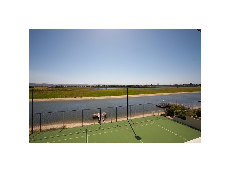 29 Cessnock Close, Mermaid Waters QLD 4218