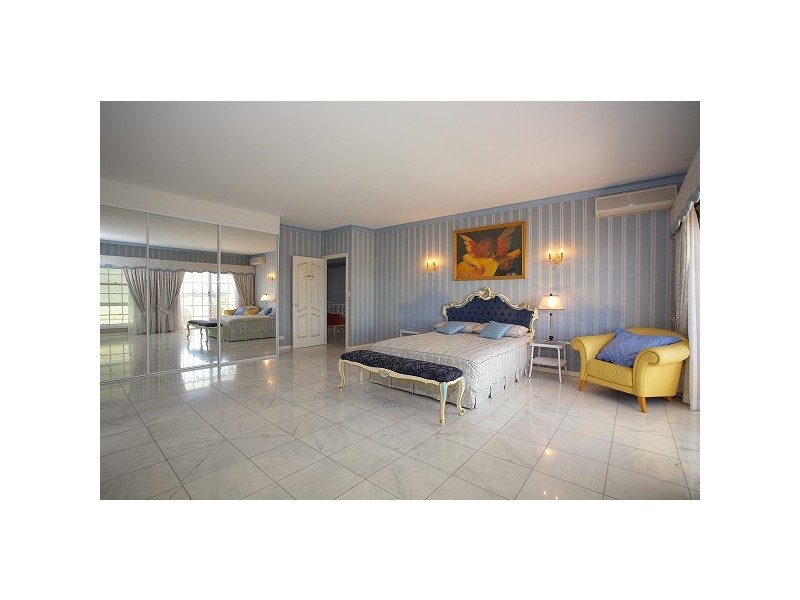 29 Cessnock Close, Mermaid Waters QLD 4218