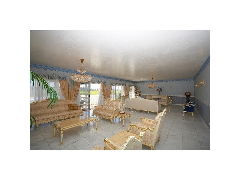 29 Cessnock Close, Mermaid Waters QLD 4218