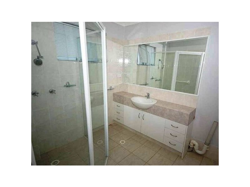 5/20 Sigatoka Place, Clear Island Waters QLD 4226