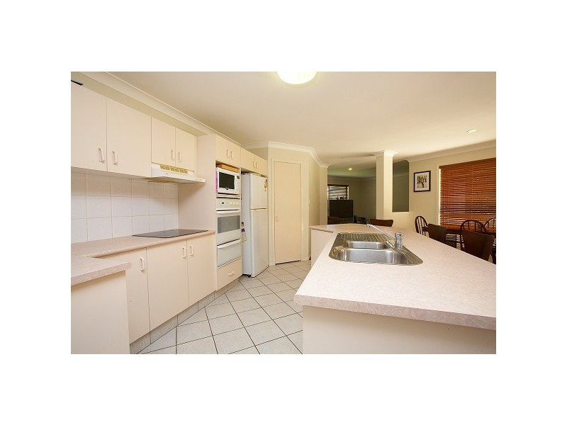 7 Wisconsin Street, Varsity Lakes QLD 4227