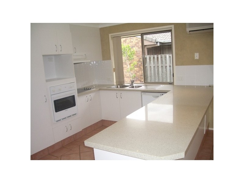 5 Sonama Court, Burleigh Waters QLD 4220