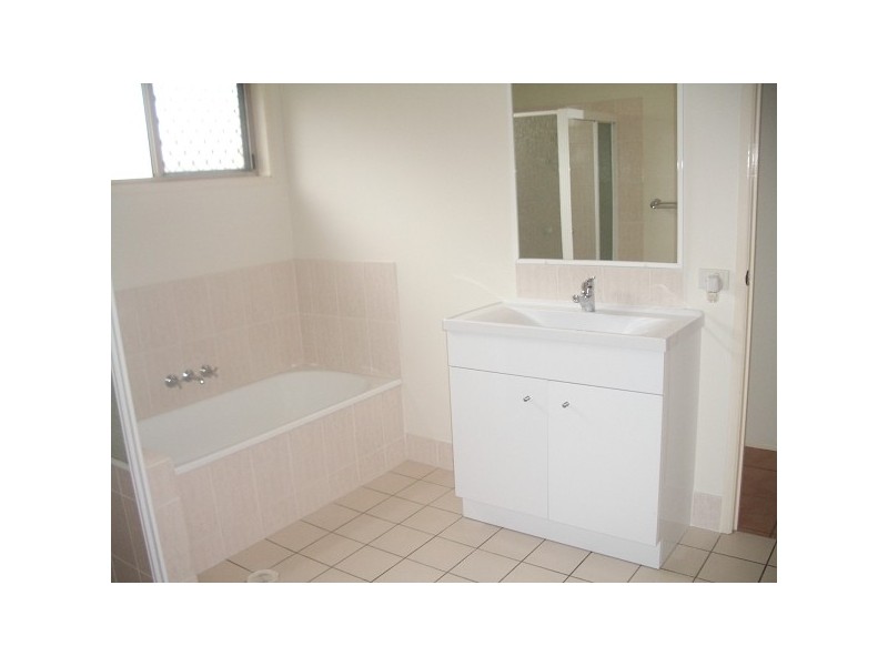 5 Sonama Court, Burleigh Waters QLD 4220