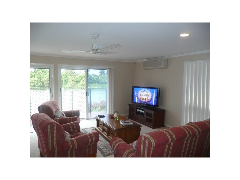 32 Emerton Crescent, Robina QLD 4226