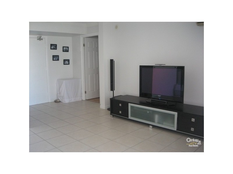 24 Queensland Avenue, Broadbeach QLD 4218