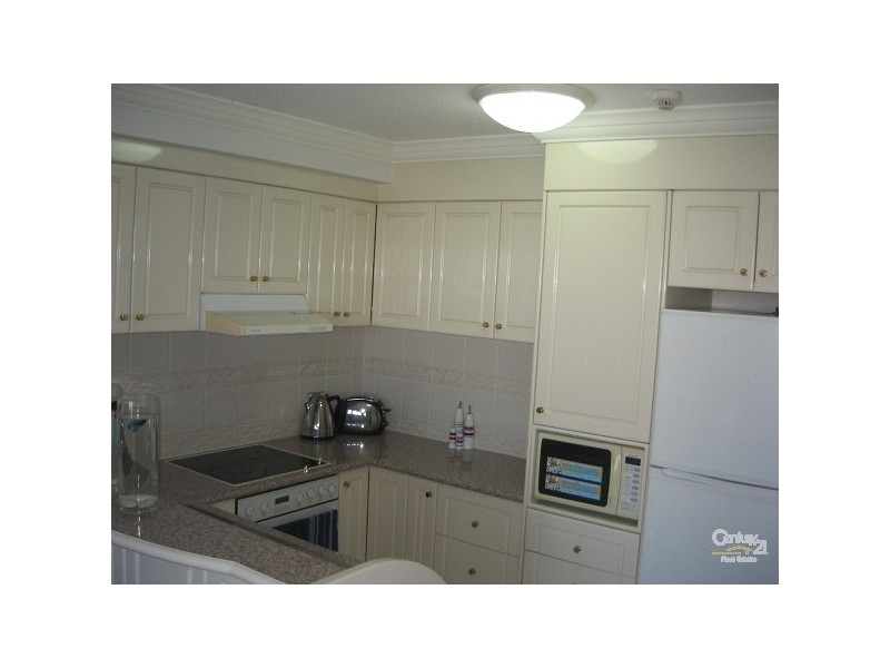 24 Queensland Avenue, Broadbeach QLD 4218