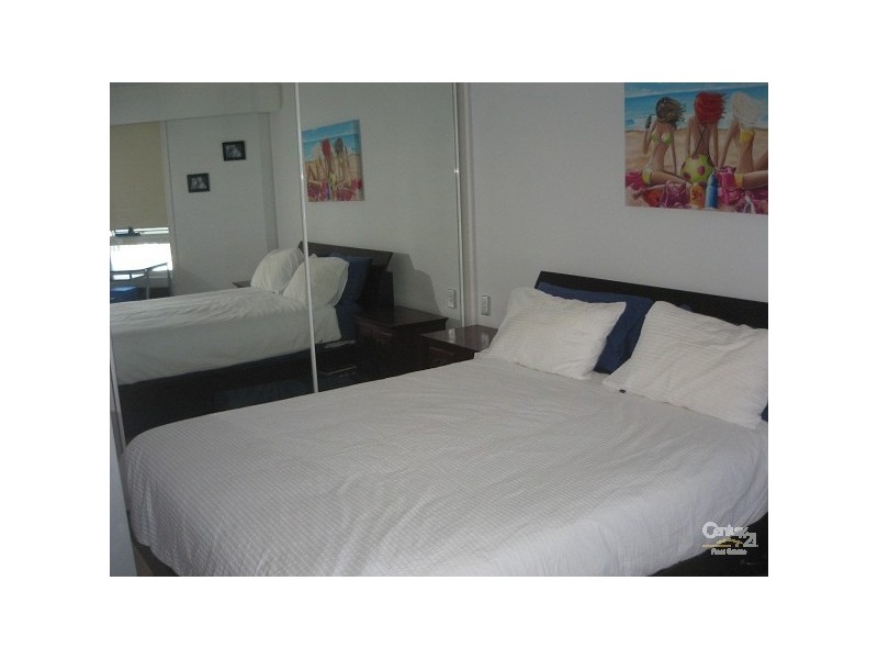 24 Queensland Avenue, Broadbeach QLD 4218