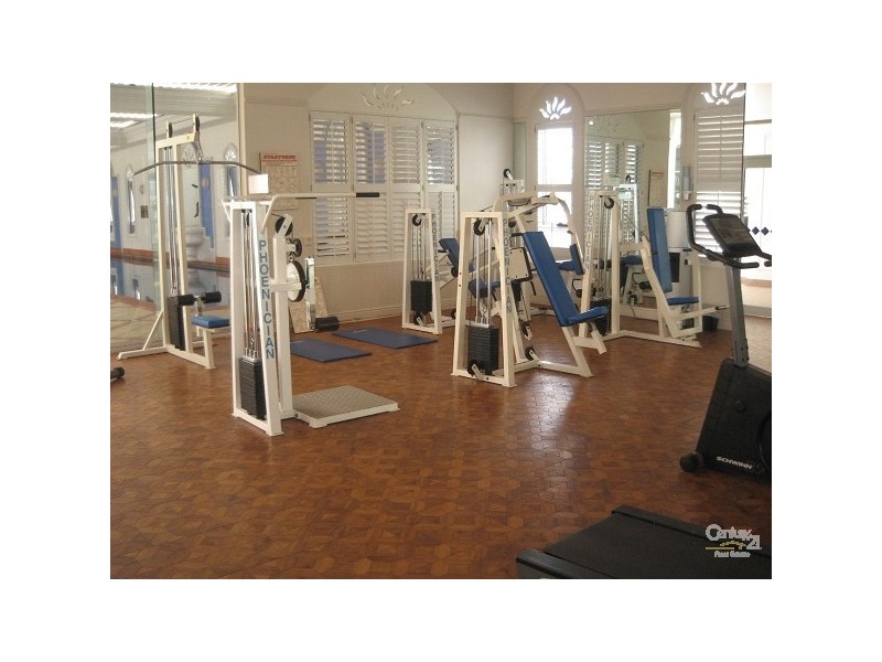 24 Queensland Avenue, Broadbeach QLD 4218