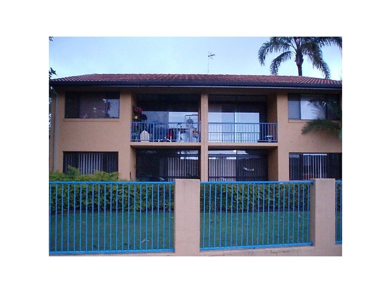 6/4 Oceanic Drive, Mermaid Waters QLD 4218