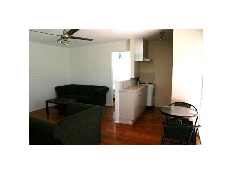 3/13 Darrambal Street, Chevron Island QLD 4217