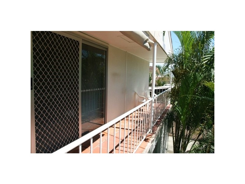 3/13 Darrambal Street, Chevron Island QLD 4217