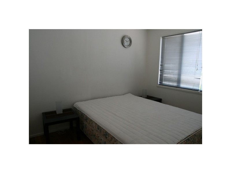 3/13 Darrambal Street, Chevron Island QLD 4217