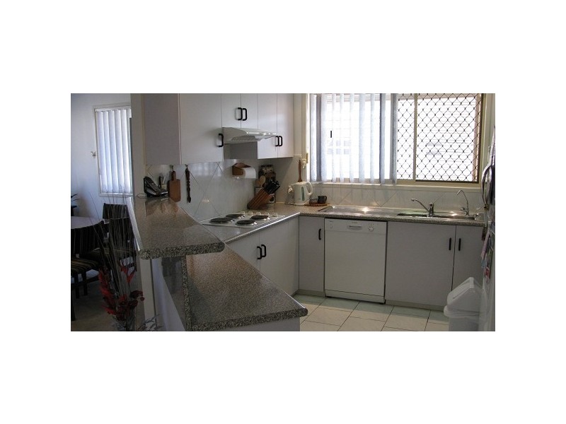 2/33 Riviera Road, Miami QLD 4220