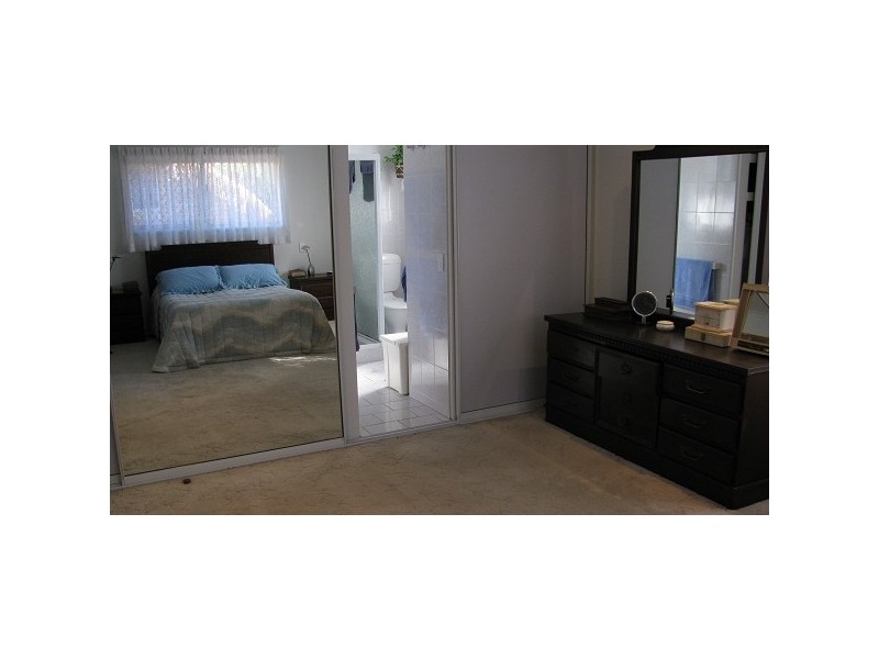 2/33 Riviera Road, Miami QLD 4220