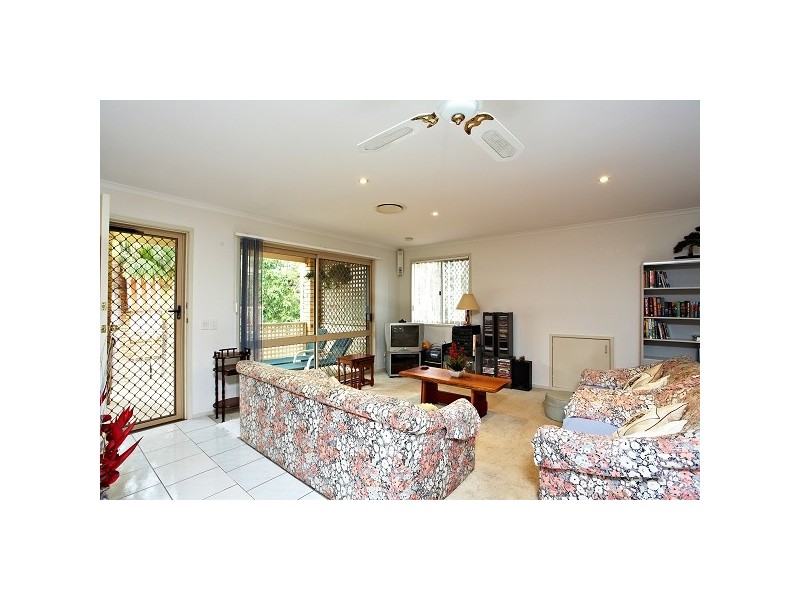 2/33 Riviera Road, Miami QLD 4220