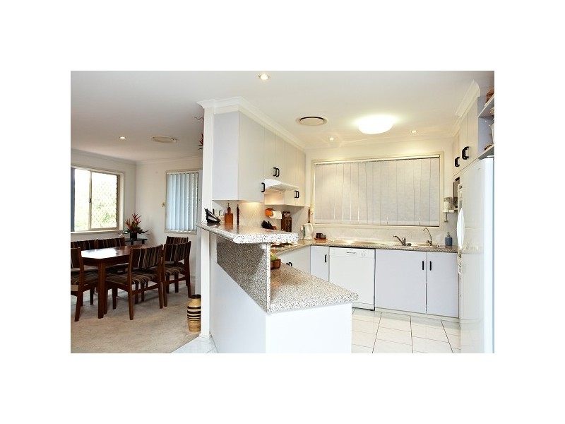 2/33 Riviera Road, Miami QLD 4220