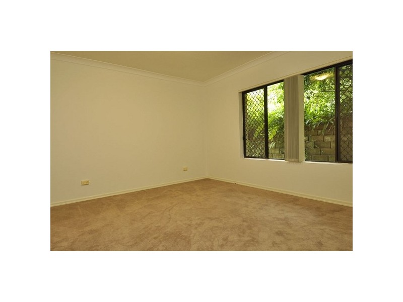 3 Yvonne Court, Miami QLD 4220