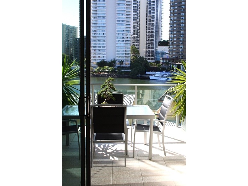 Chevron Island QLD 4217
