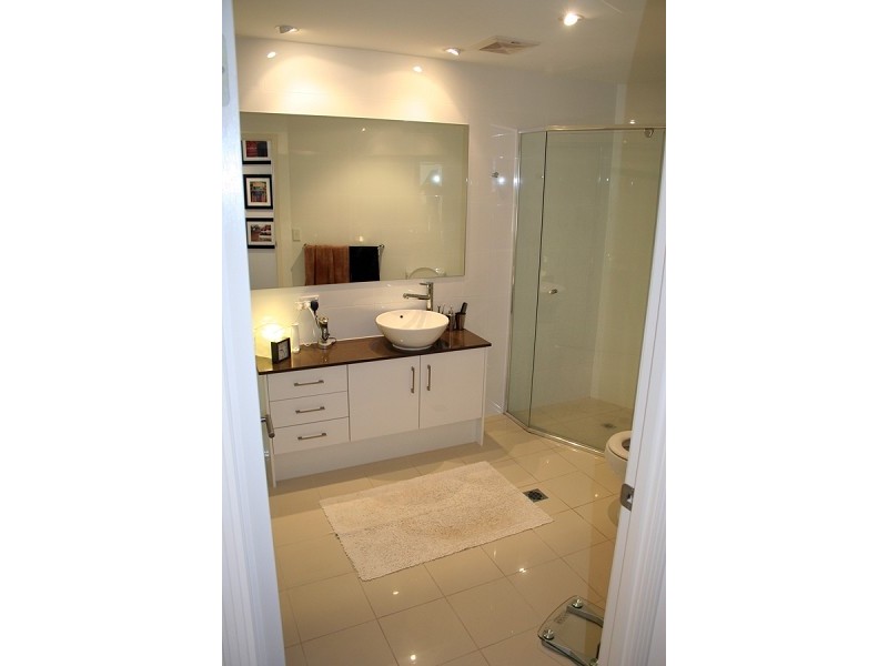 Chevron Island QLD 4217
