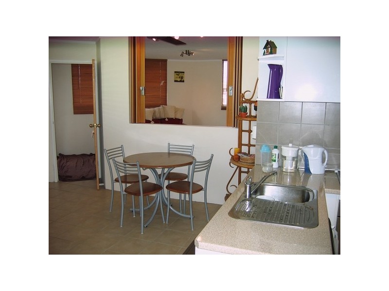 5/8 Duet Drive, Mermaid Waters QLD 4218